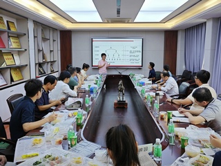 学院开展院领导午餐会暨新学期党建工作座谈会